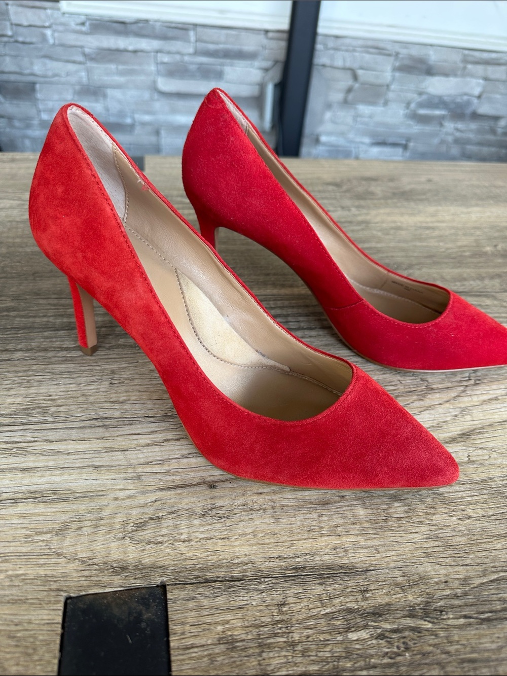 Banana Republic Red Suede Pointed Toe Stiletto Pumps Heels Size 8